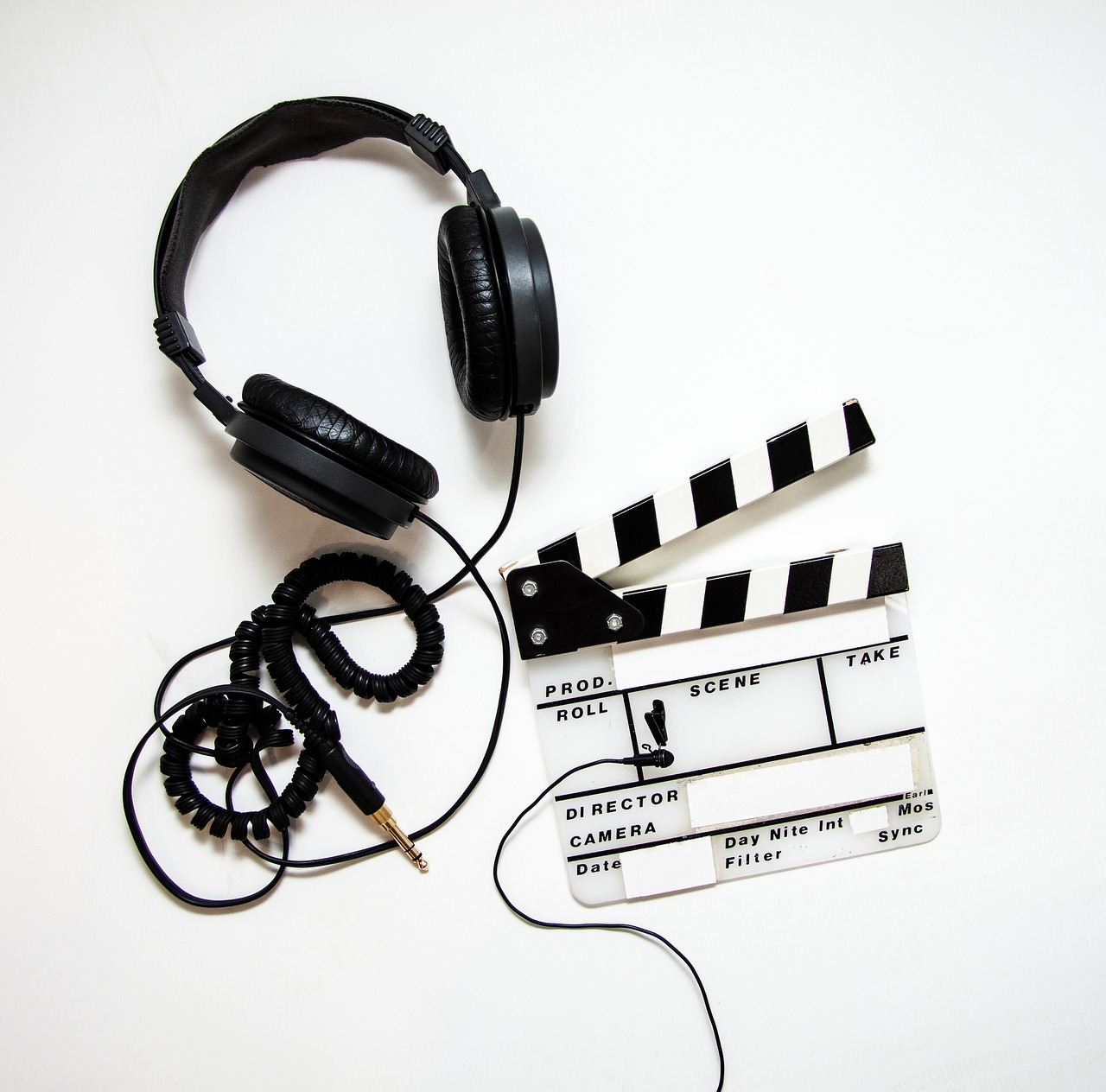 headphones, clapper, clapperboard-4223911.jpg